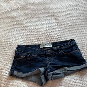 Holister size 1 shorts preowned in great condition smoke free home